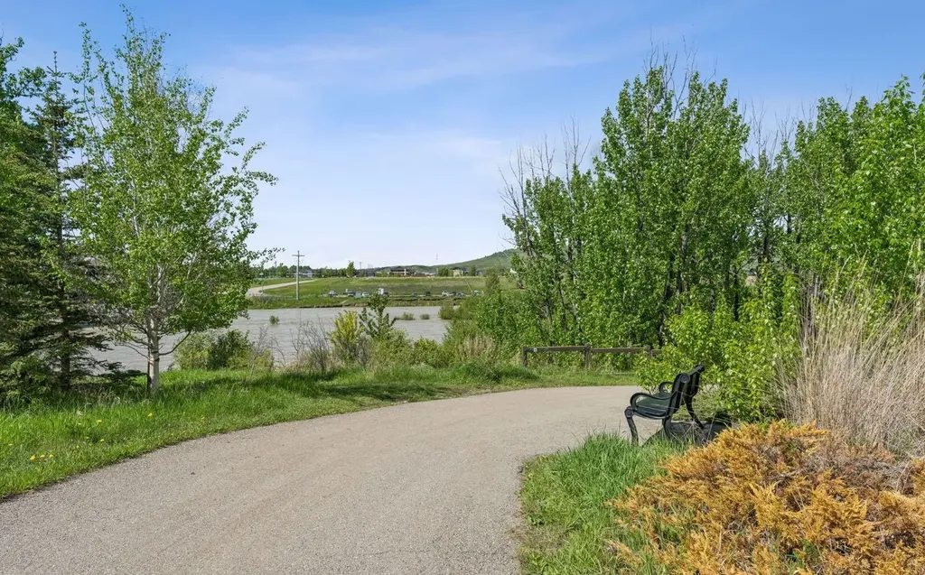 42 Riviera View Cochrane AB T4C 0Y7