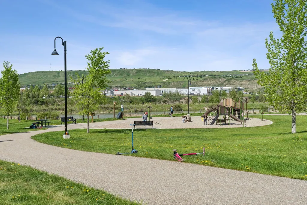 42 Riviera View Cochrane AB T4C 0Y7