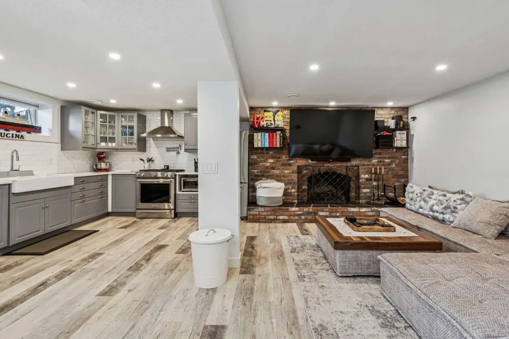 2219 Munro Drive NE Calgary AB T2E 5Y7