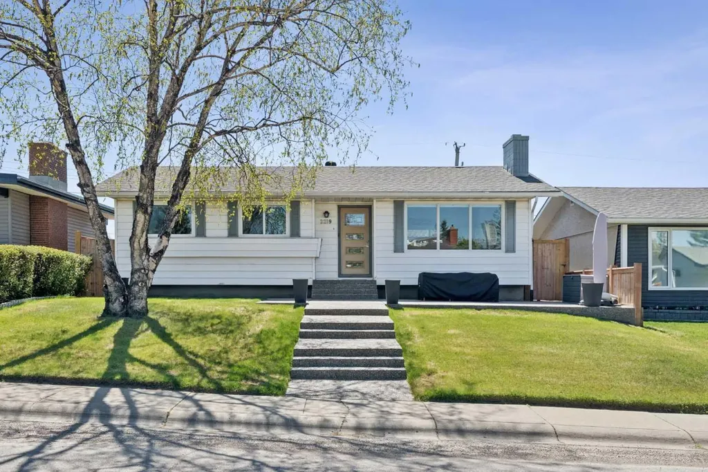 2219 Munro Drive NE Calgary AB T2E 5Y7