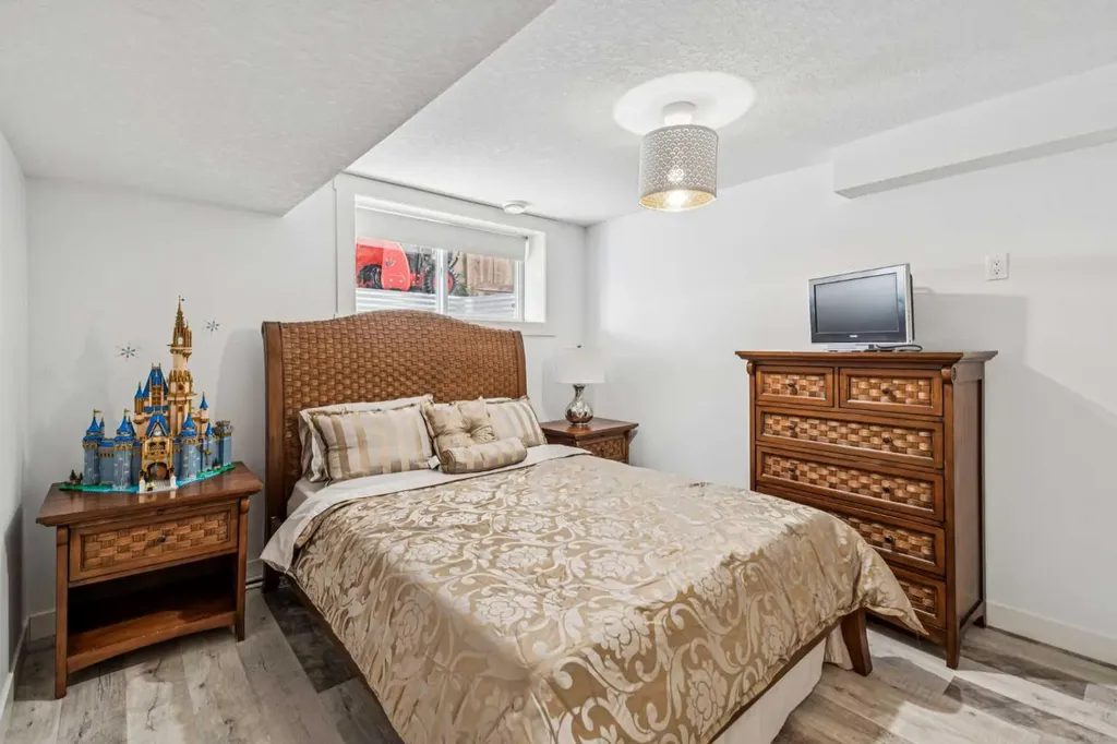 2219 Munro Drive NE Calgary AB T2E 5Y7