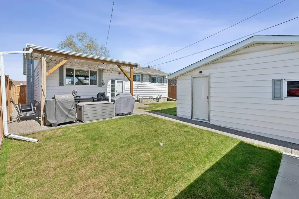 2219 Munro Drive NE Calgary AB T2E 5Y7