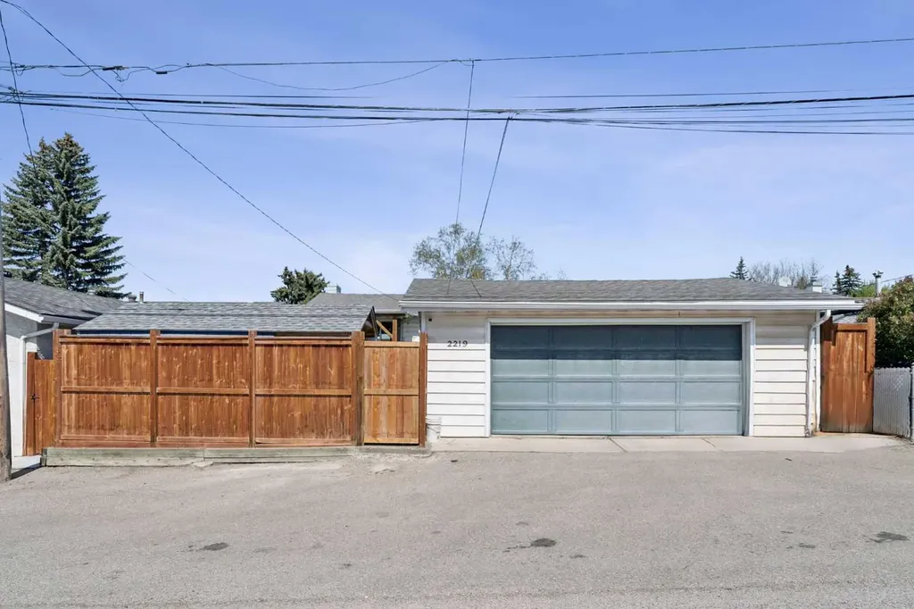 2219 Munro Drive NE Calgary AB T2E 5Y7