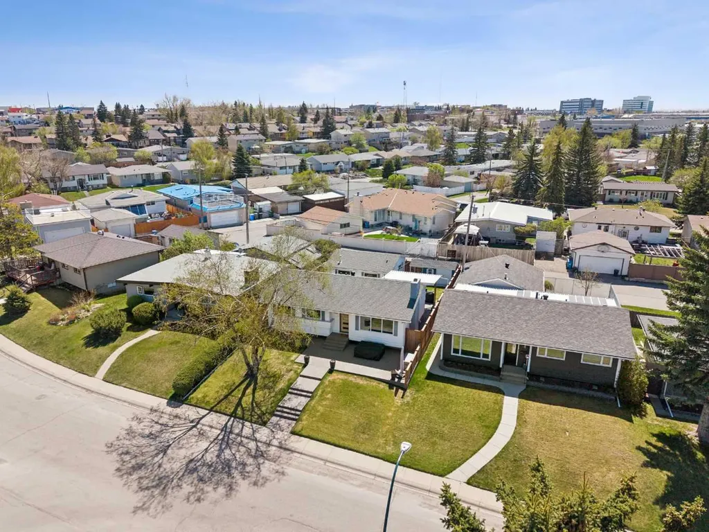 2219 Munro Drive NE Calgary AB T2E 5Y7