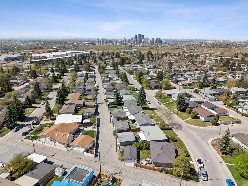 2219 Munro Drive NE Calgary AB T2E 5Y7