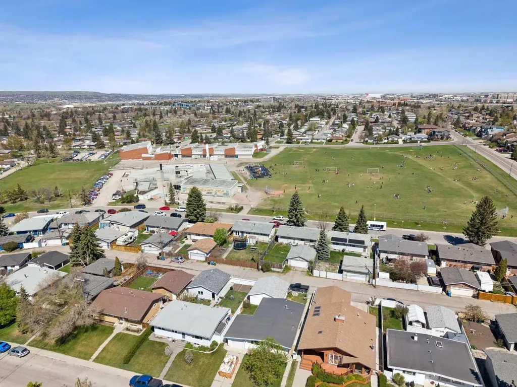 2219 Munro Drive NE Calgary AB T2E 5Y7