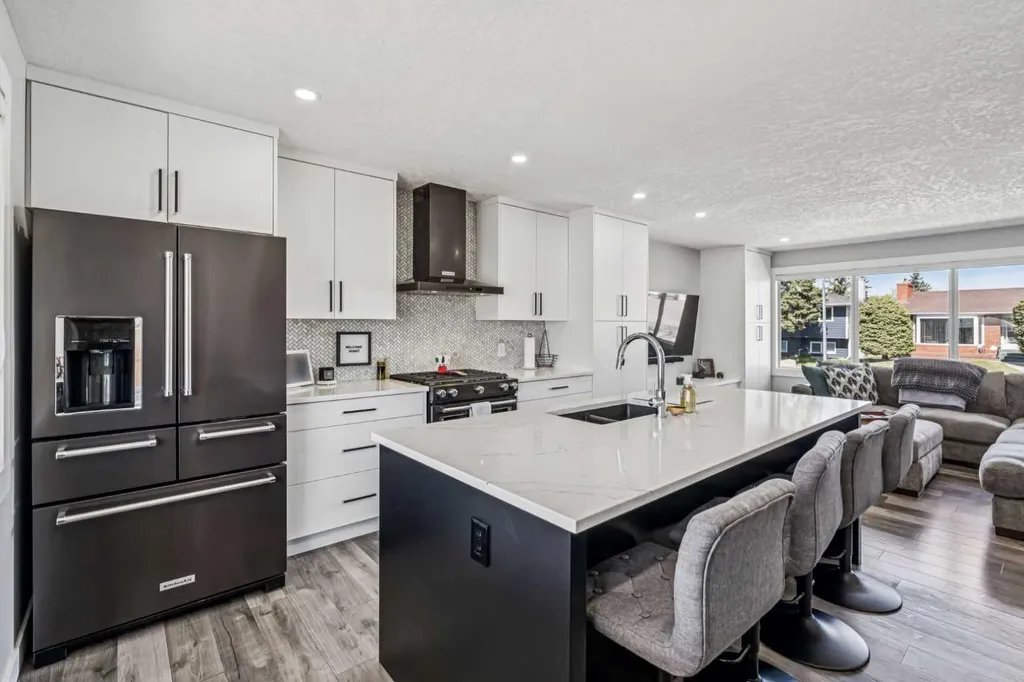 2219 Munro Drive NE Calgary AB T2E 5Y7