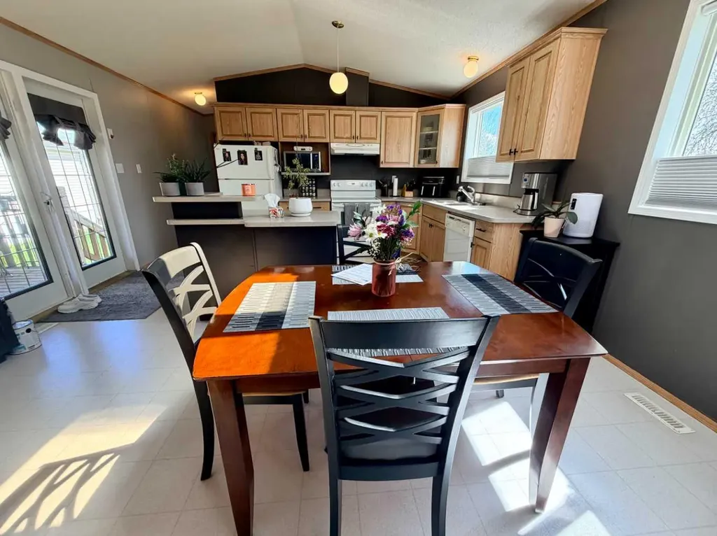 4432 59 Street Rocky Mountain House AB T4T 2A2