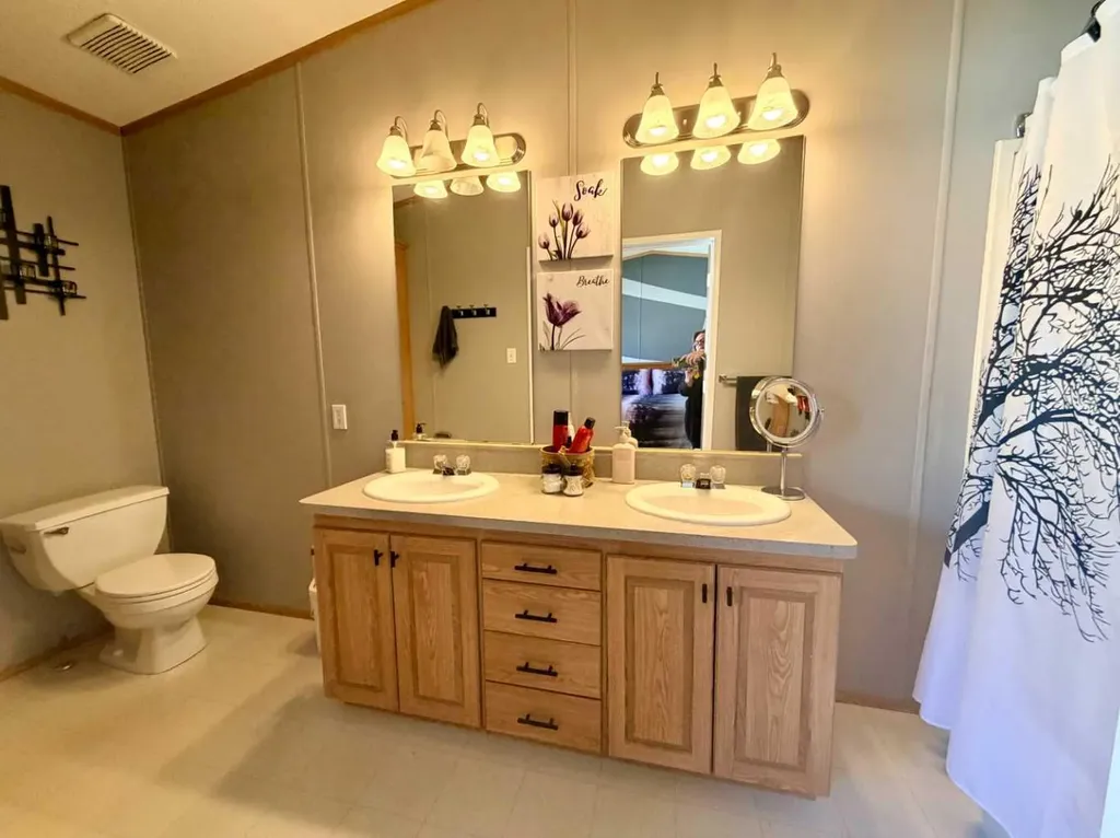 4432 59 Street Rocky Mountain House AB T4T 2A2