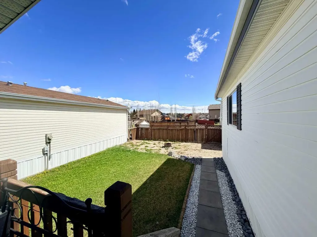 4432 59 Street Rocky Mountain House AB T4T 2A2