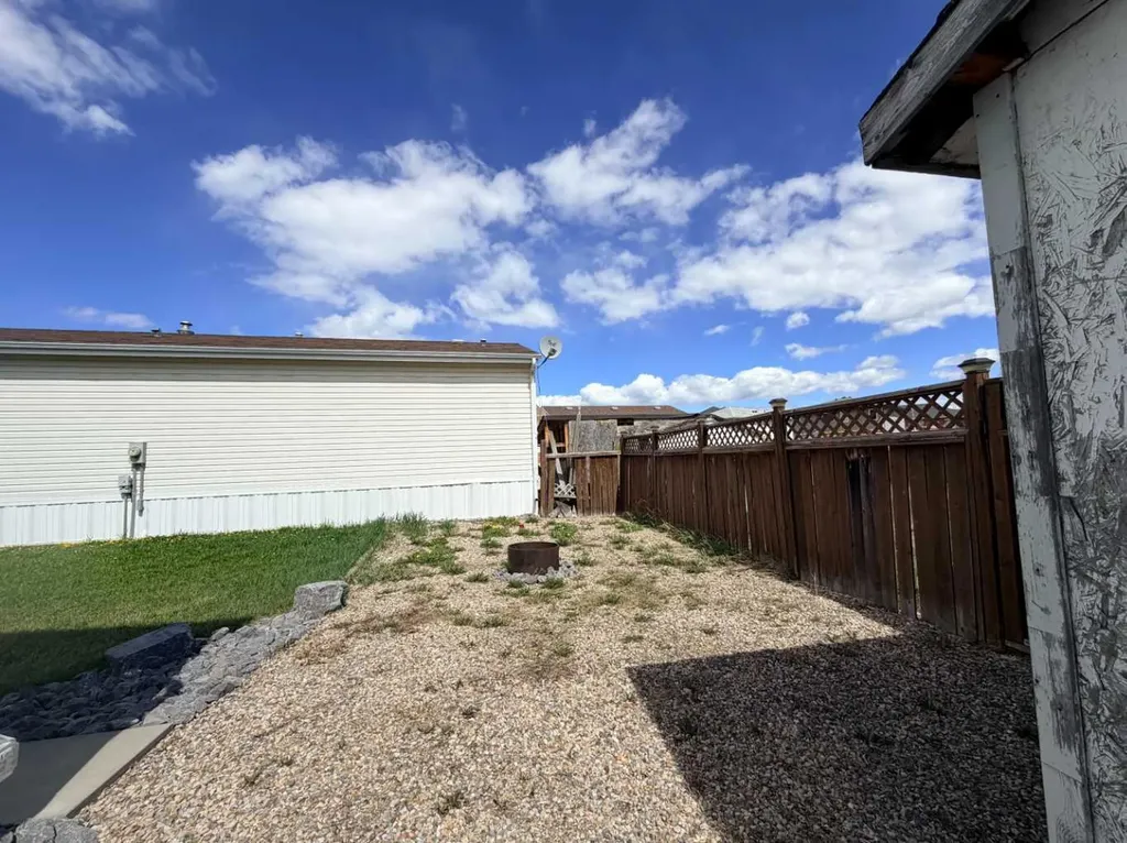 4432 59 Street Rocky Mountain House AB T4T 2A2