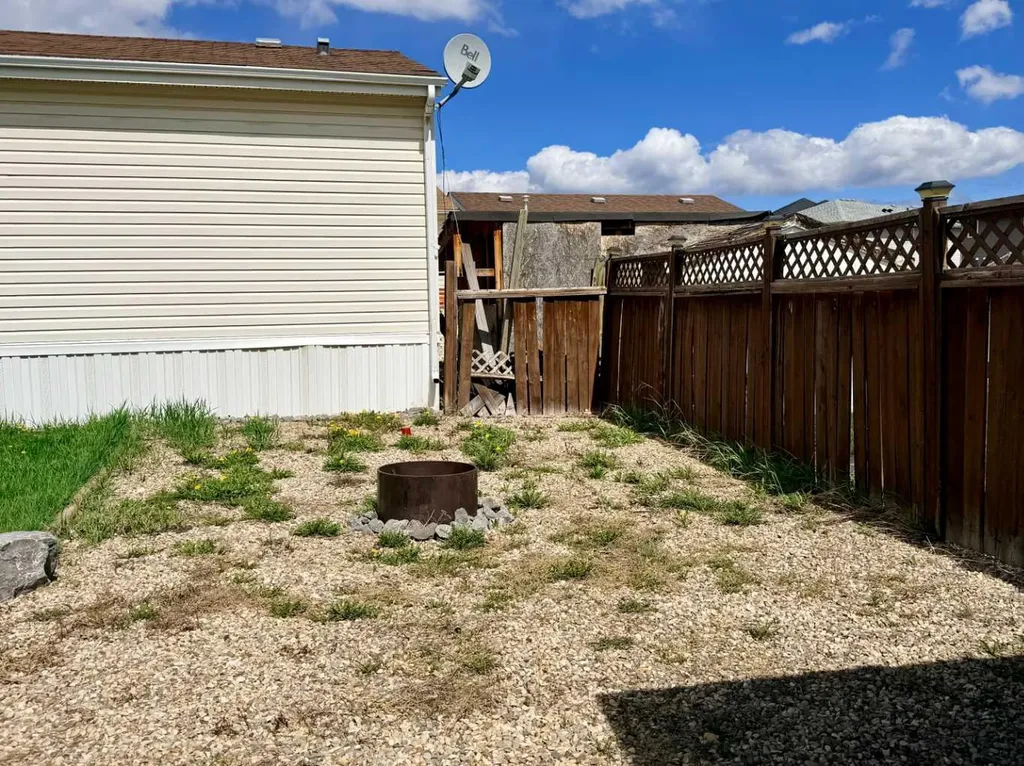4432 59 Street Rocky Mountain House AB T4T 2A2