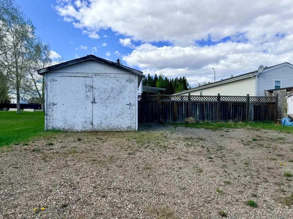 4432 59 Street Rocky Mountain House AB T4T 2A2