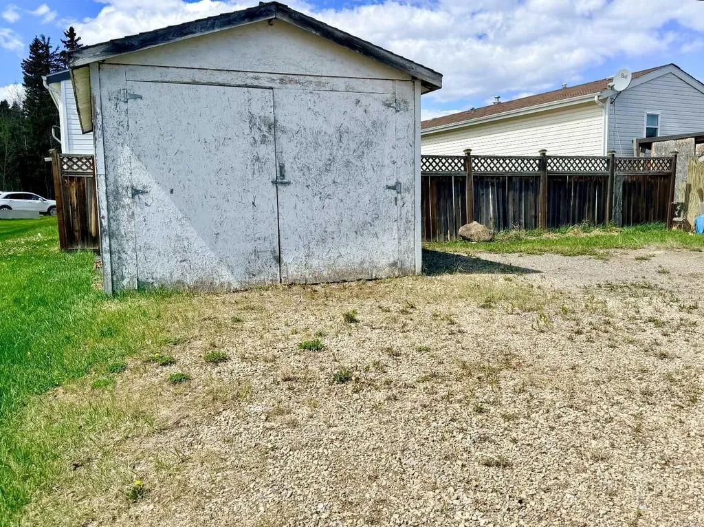 4432 59 Street Rocky Mountain House AB T4T 2A2
