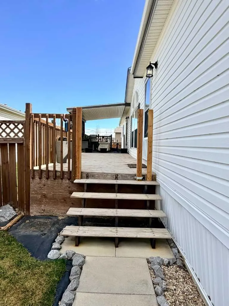 4432 59 Street Rocky Mountain House AB T4T 2A2