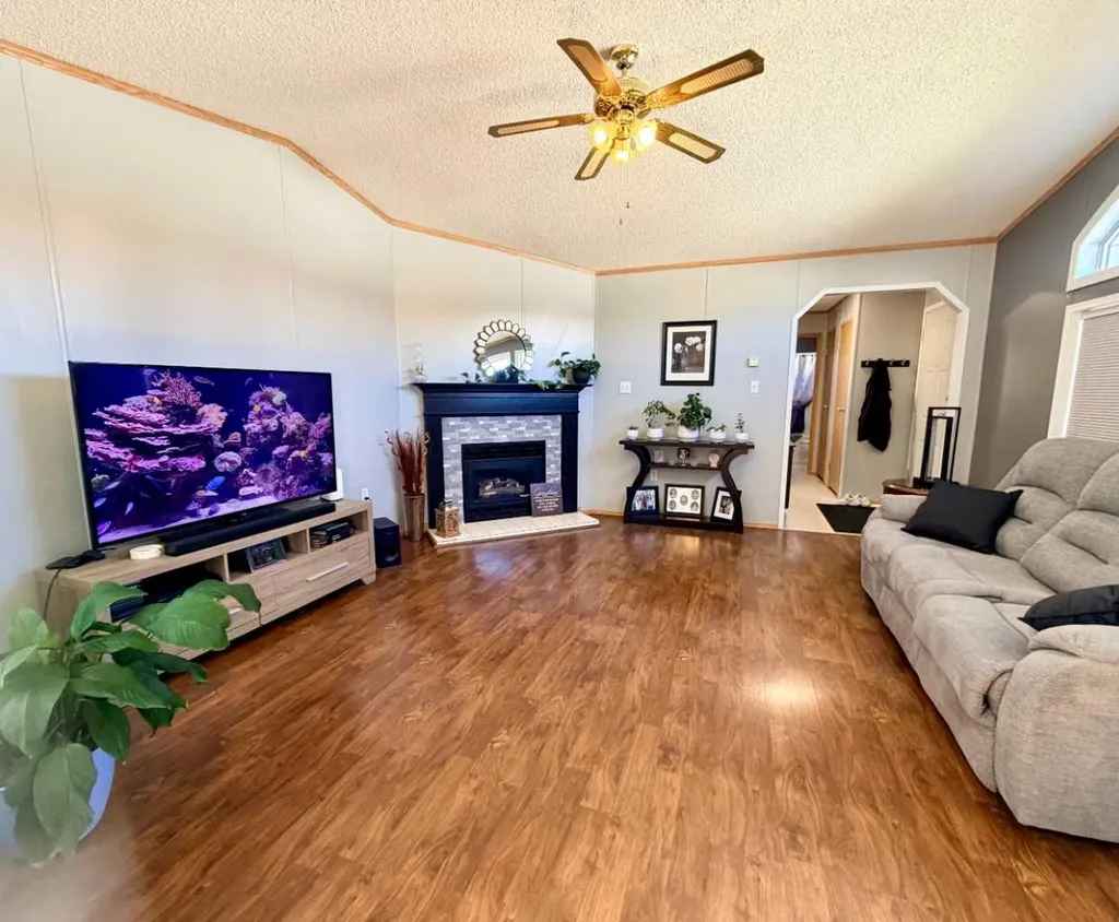 4432 59 Street Rocky Mountain House AB T4T 2A2