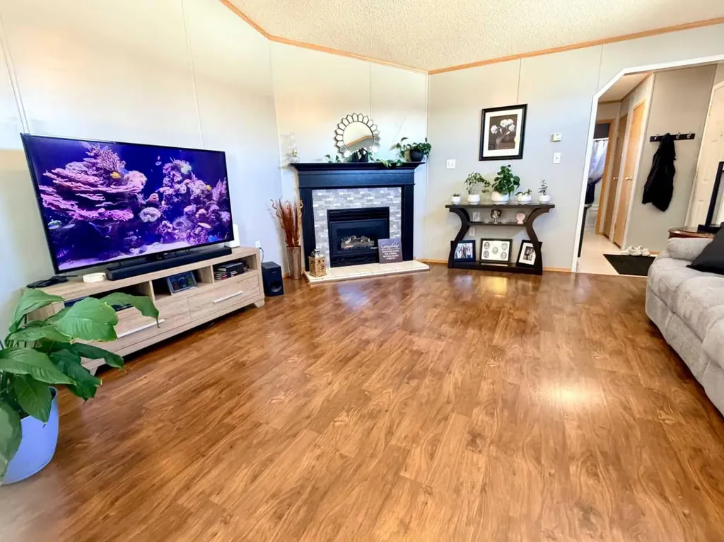 4432 59 Street Rocky Mountain House AB T4T 2A2