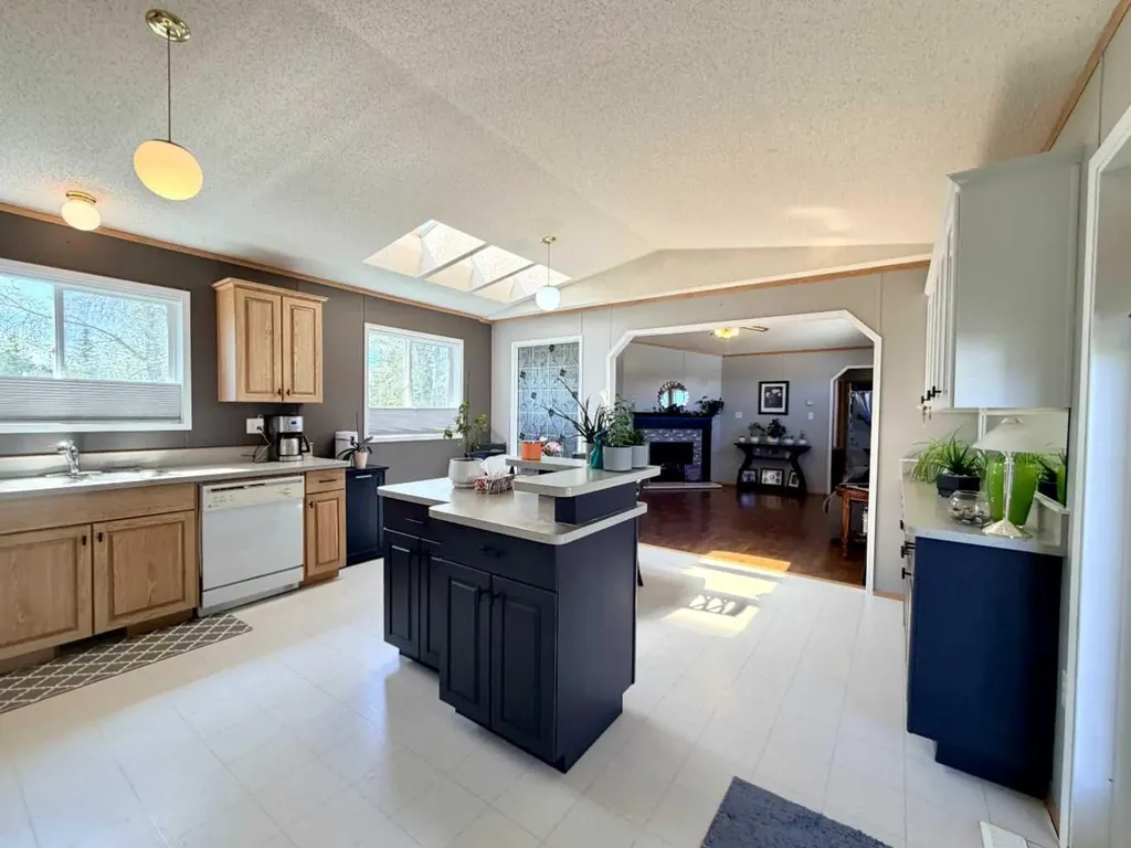 4432 59 Street Rocky Mountain House AB T4T 2A2