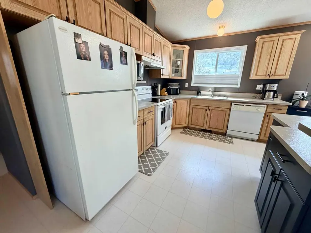 4432 59 Street Rocky Mountain House AB T4T 2A2