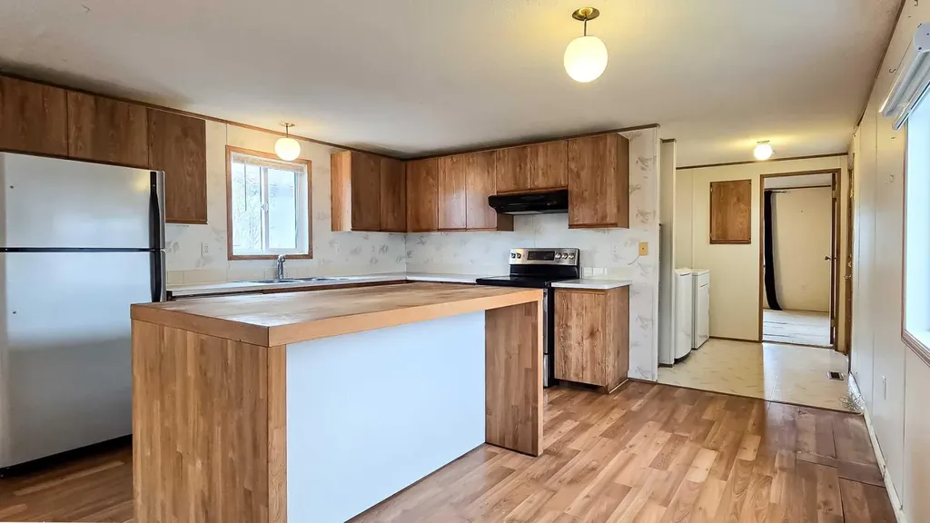 118 Parkland Acres Lacombe AB T4L 1S8