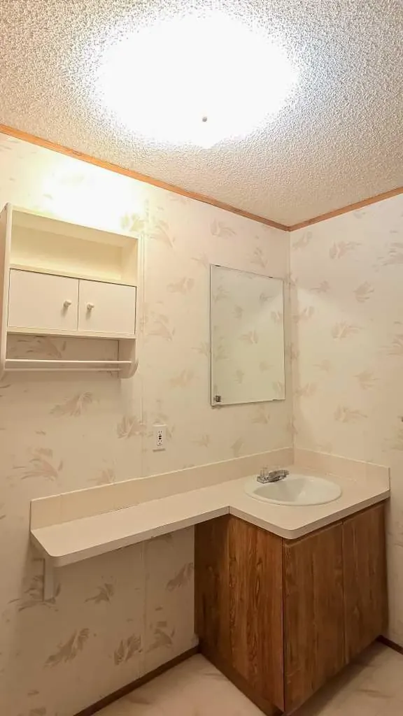 118 Parkland Acres Lacombe AB T4L 1S8