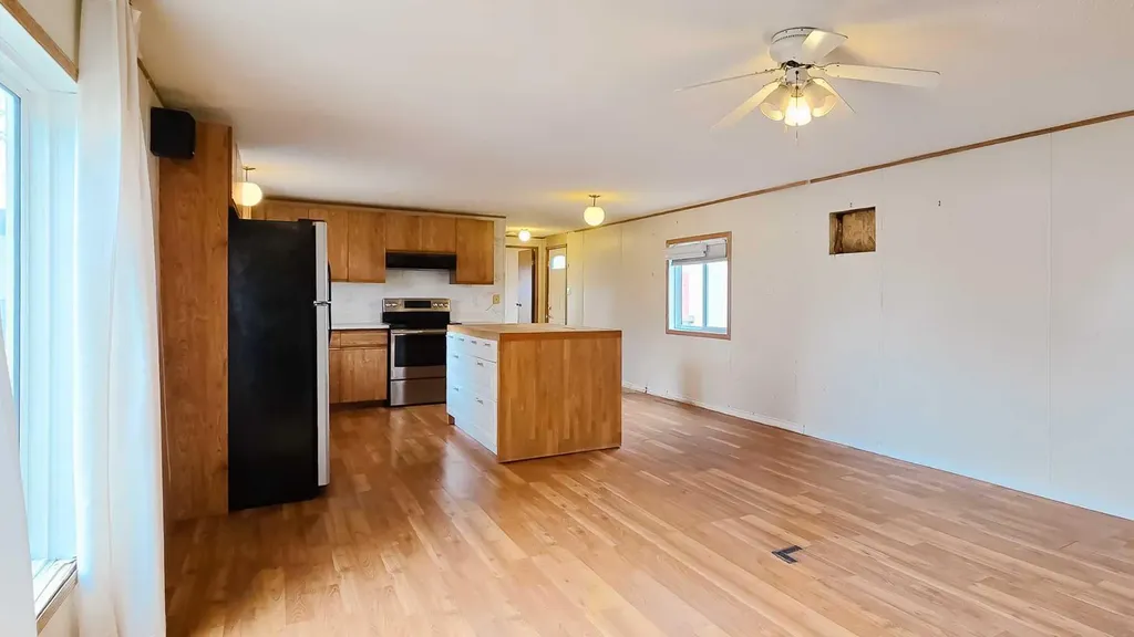 118 Parkland Acres Lacombe AB T4L 1S8