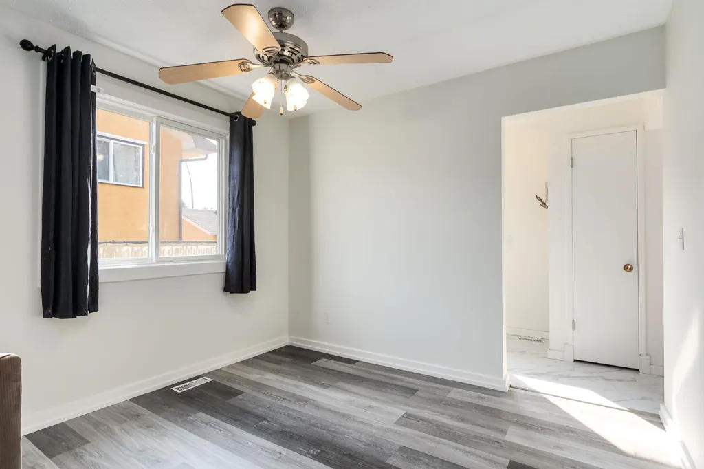 207 Whiteview Bay NE Calgary AB T1Y 1R8