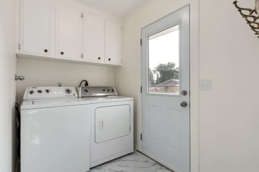 207 Whiteview Bay NE Calgary AB T1Y 1R8