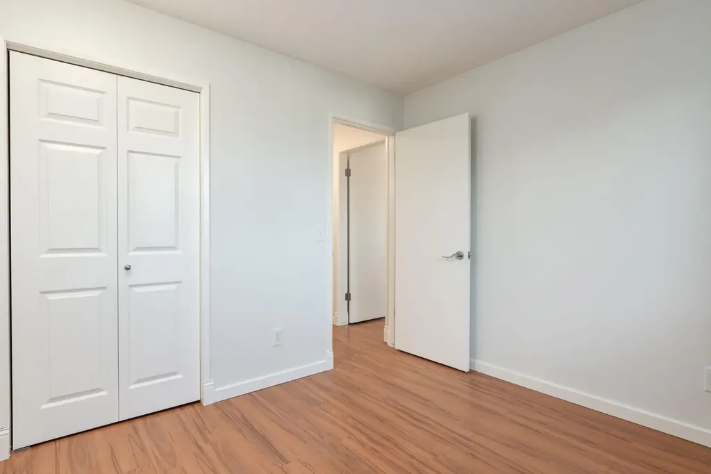 207 Whiteview Bay NE Calgary AB T1Y 1R8