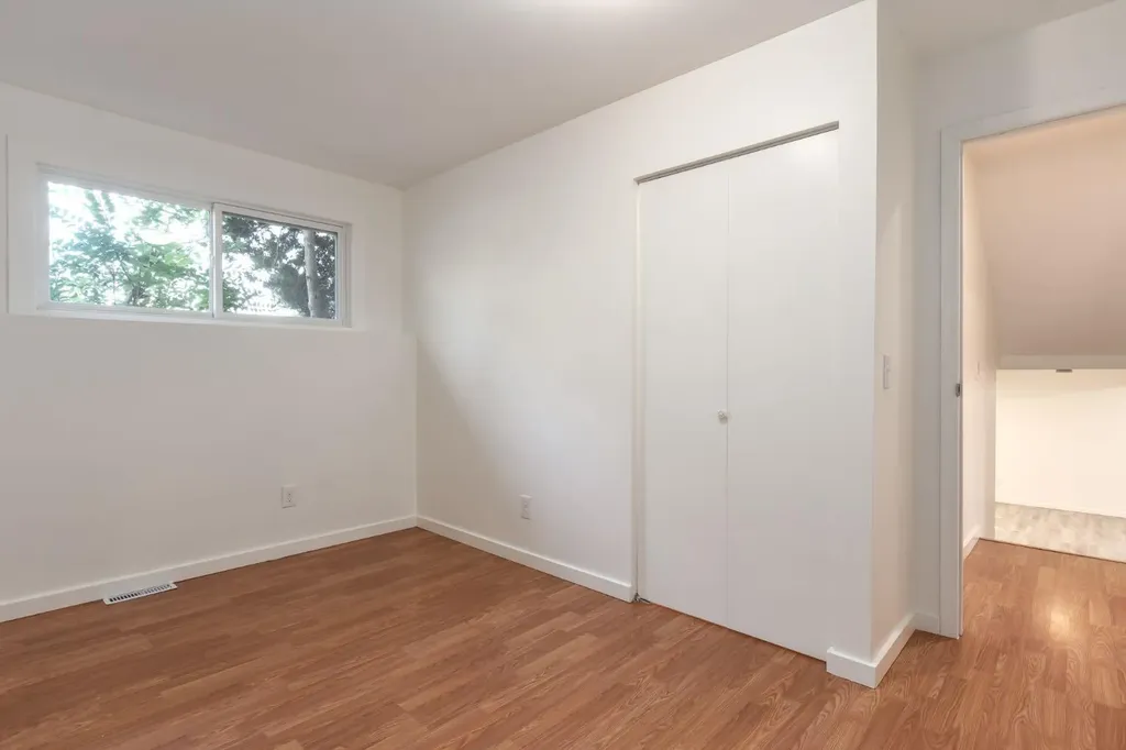 207 Whiteview Bay NE Calgary AB T1Y 1R8