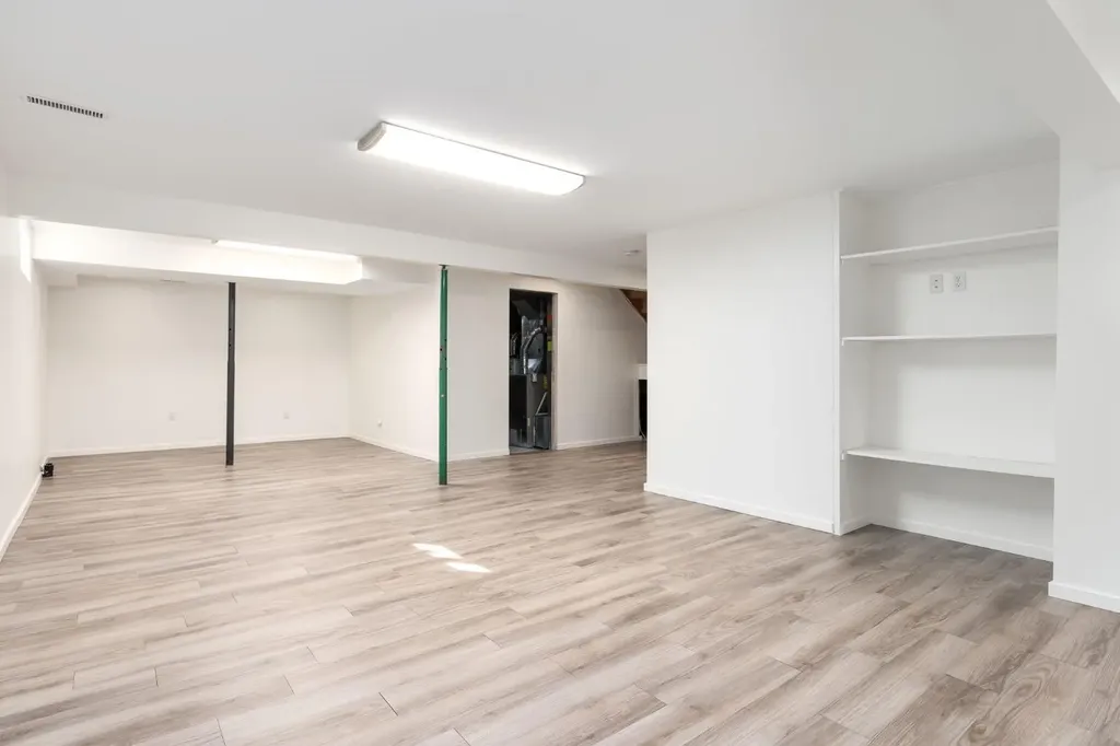 207 Whiteview Bay NE Calgary AB T1Y 1R8