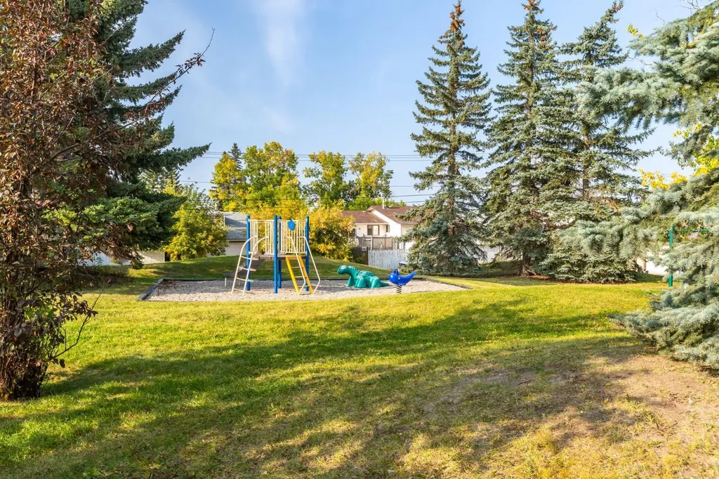 207 Whiteview Bay NE Calgary AB T1Y 1R8