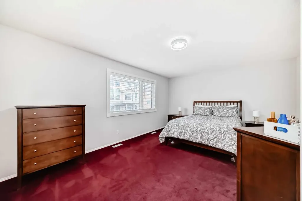 109 Royal Crest Terrace NW Calgary AB T3G 4M2