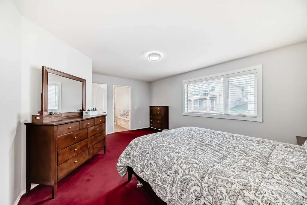 109 Royal Crest Terrace NW Calgary AB T3G 4M2