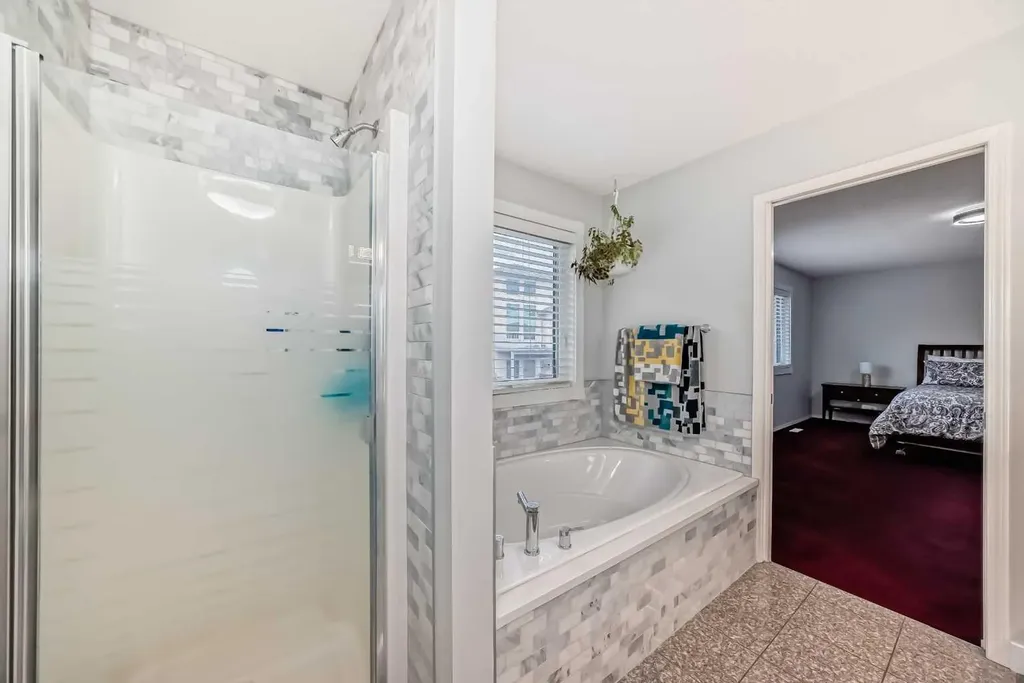 109 Royal Crest Terrace NW Calgary AB T3G 4M2