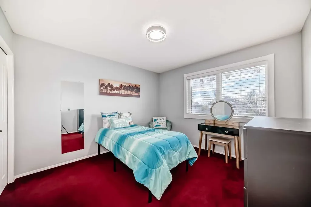 109 Royal Crest Terrace NW Calgary AB T3G 4M2