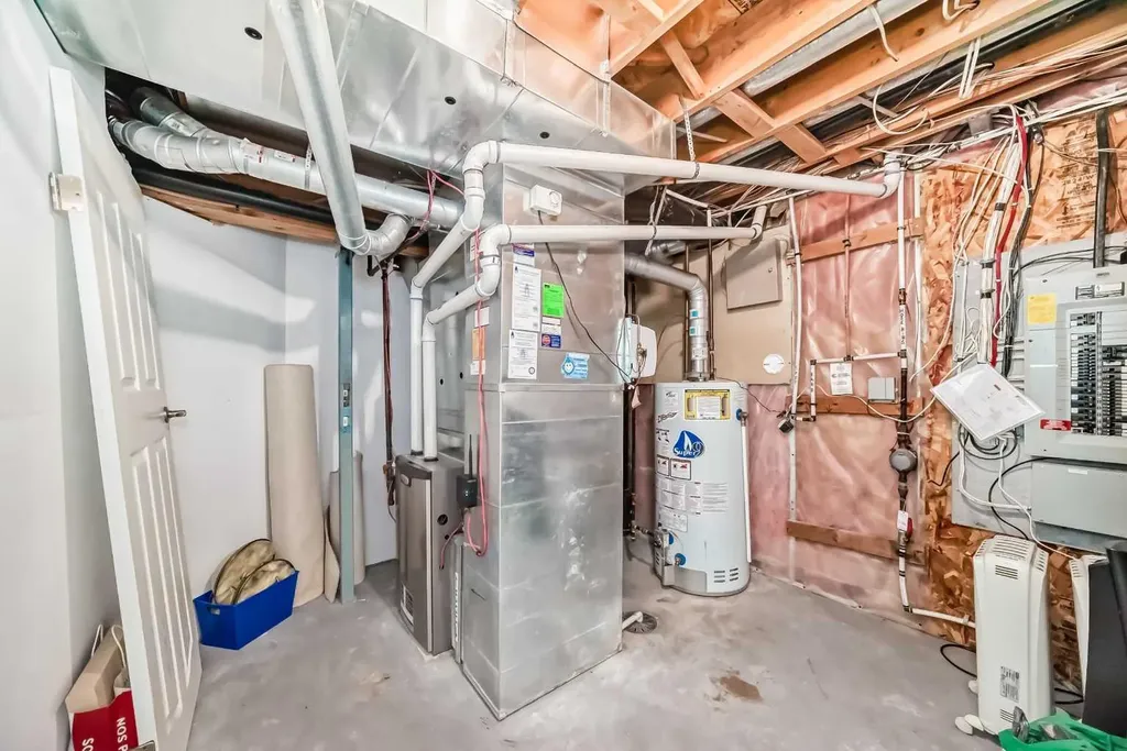 109 Royal Crest Terrace NW Calgary AB T3G 4M2