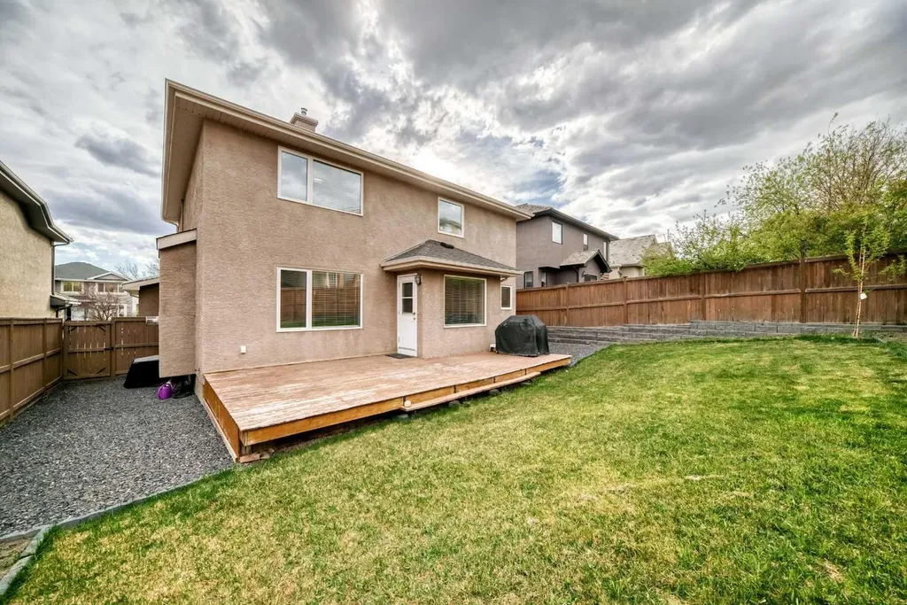109 Royal Crest Terrace NW Calgary AB T3G 4M2