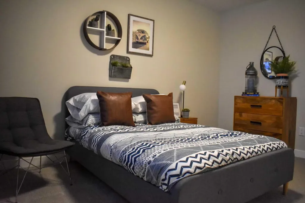 15 Vanson Close Sylvan Lake AB T4S0M3