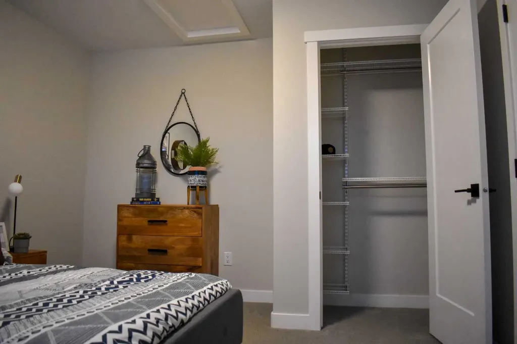 15 Vanson Close Sylvan Lake AB T4S0M3