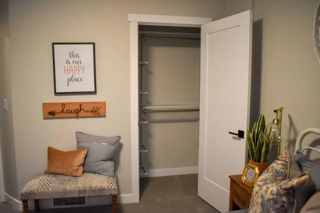 15 Vanson Close Sylvan Lake AB T4S0M3