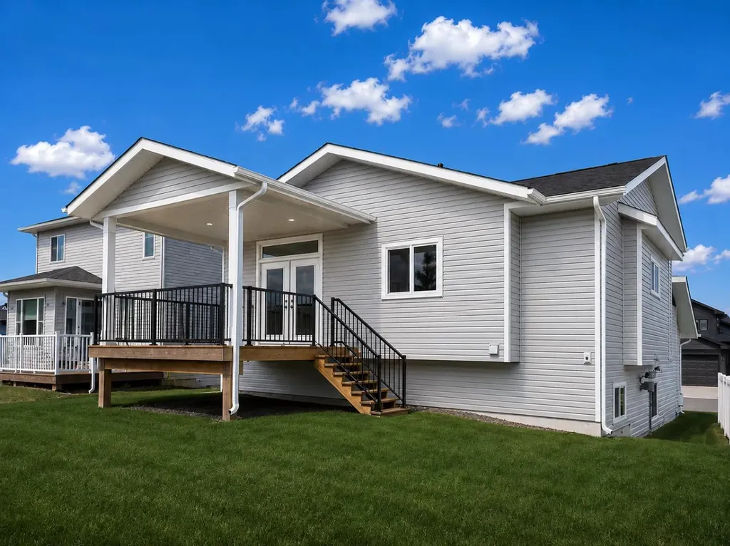 15 Vanson Close Sylvan Lake AB T4S0M3