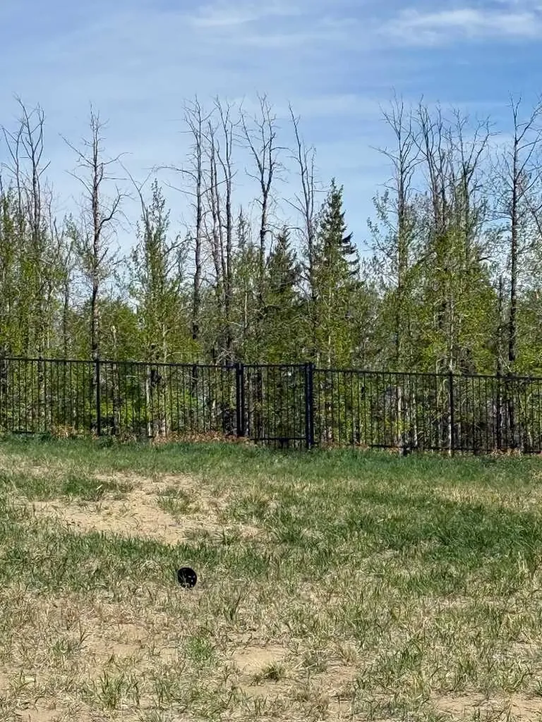 15 Vanson Close Sylvan Lake AB T4S0M3