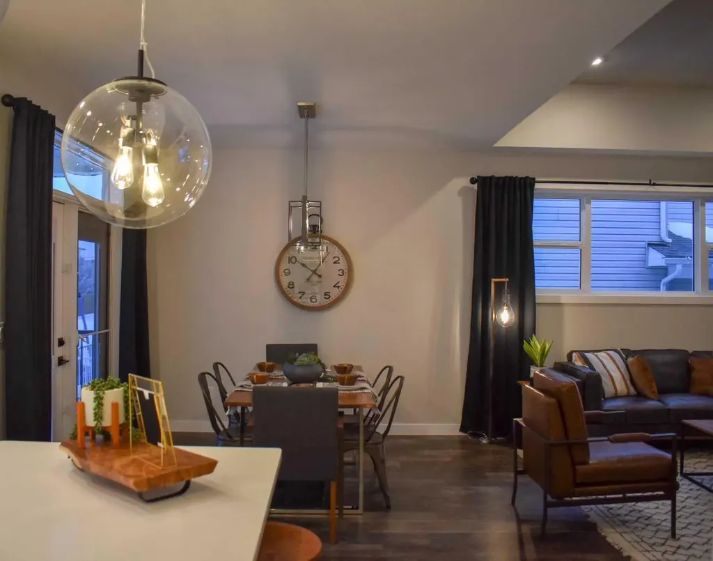 15 Vanson Close Sylvan Lake AB T4S0M3