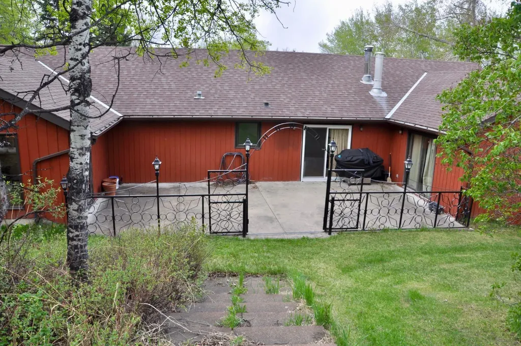 242016 White Post Lane W Rural Foothills County AB T1S 3K3