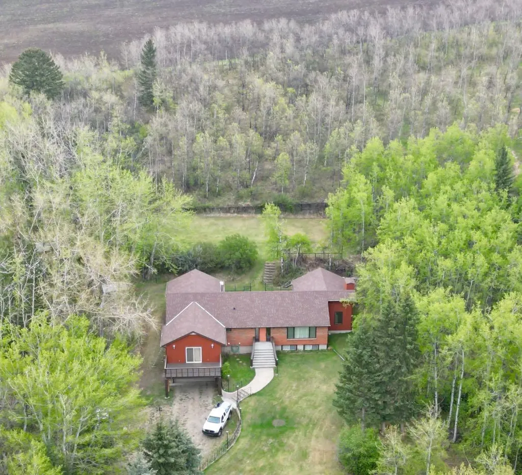 242016 White Post Lane W Rural Foothills County AB T1S 3K3