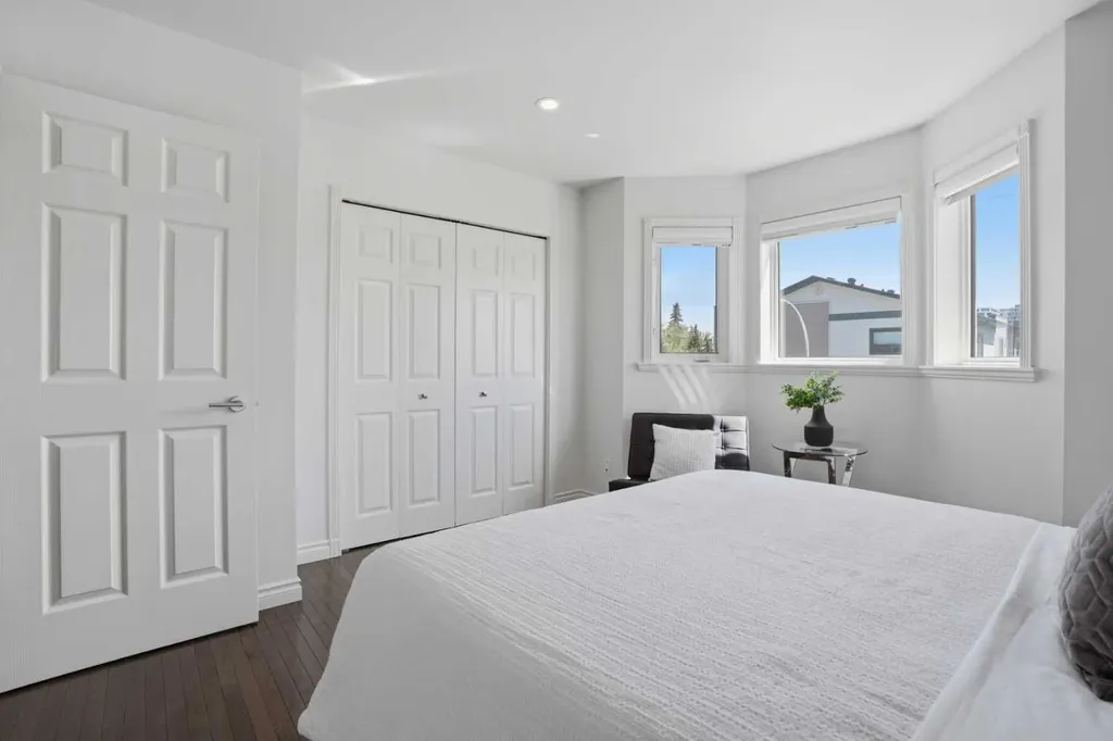 31 Mcdougall Court NE Calgary AB T2E 8R3