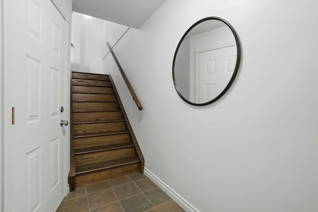 31 Mcdougall Court NE Calgary AB T2E 8R3