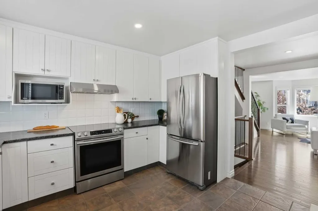 31 Mcdougall Court NE Calgary AB T2E 8R3