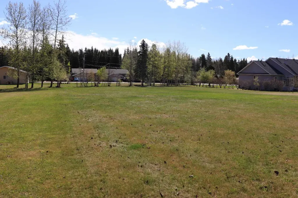 1882 63 Street Edson AB T7E 1S5